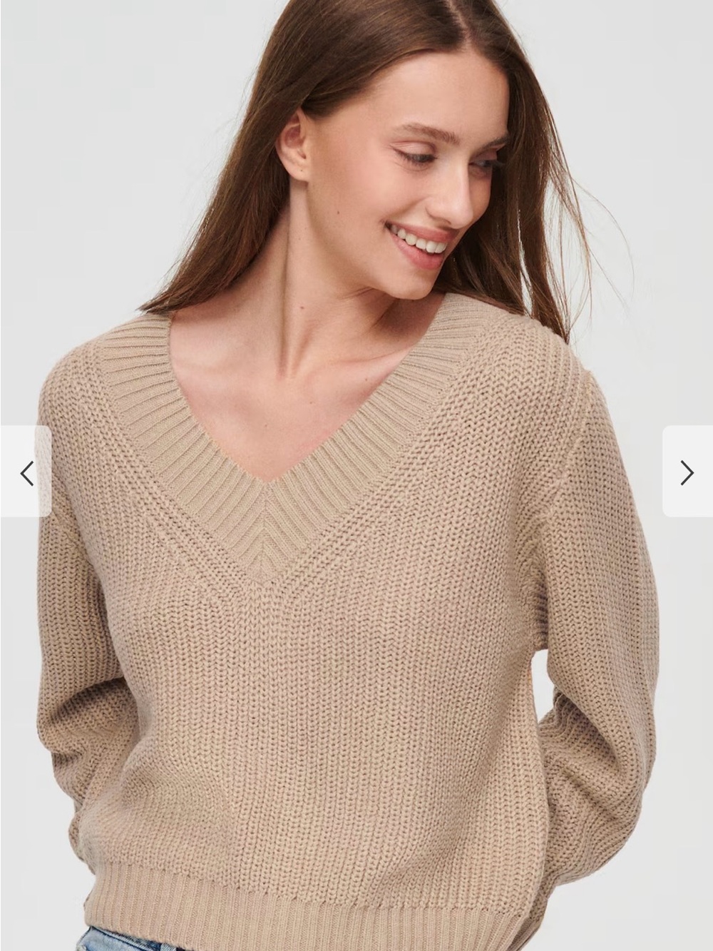 Ribbed V-Neck Chunky Knit Cropped Sweater in Beige